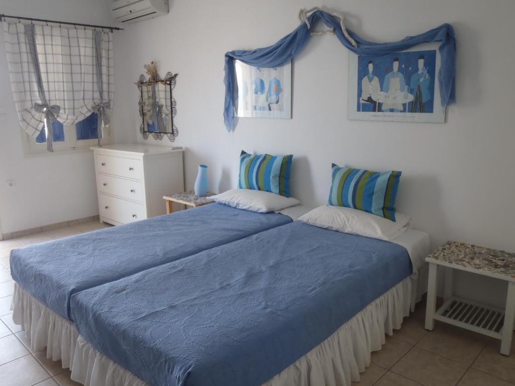 Plori Studios And Apartments Aegiali Room photo